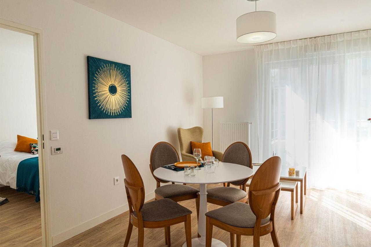 Apartment De *